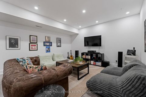 Photo 44 at 75 Lawrence Crescent, Lawrence Park South, Toronto