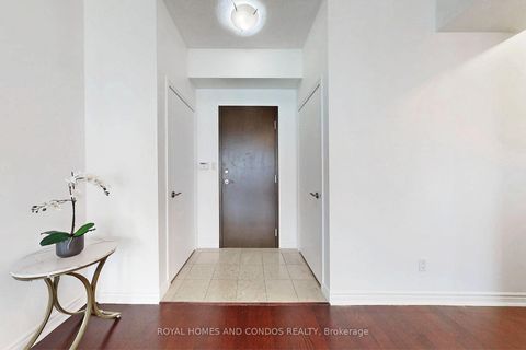 Photo 1 at Lph6 - 410 Queens Quay W, Waterfront Communities C1, Toronto