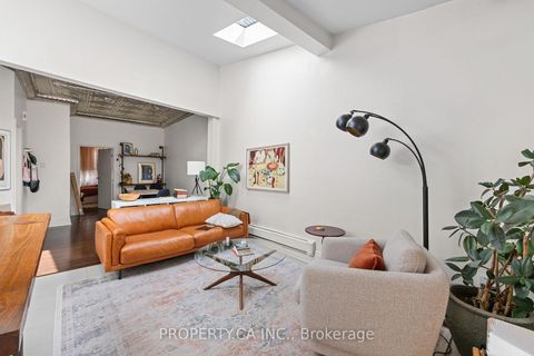 Photo 3 at 195 Niagara Street, Niagara, Toronto