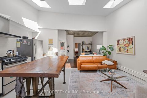 Photo 4 at 195 Niagara Street, Niagara, Toronto