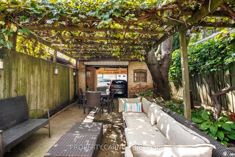 Photo 11 at 195 Niagara Street, Niagara, Toronto