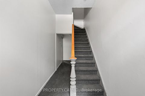 Photo 15 at 195 Niagara Street, Niagara, Toronto