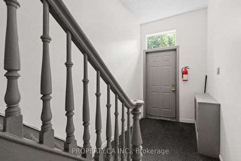 Photo 23 at 195 Niagara Street, Niagara, Toronto