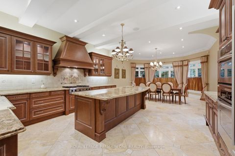Photo 13 at 36 Northfield Court, Kleinburg, Vaughan