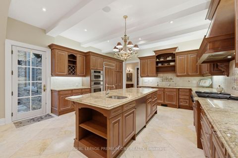 Photo 15 at 36 Northfield Court, Kleinburg, Vaughan