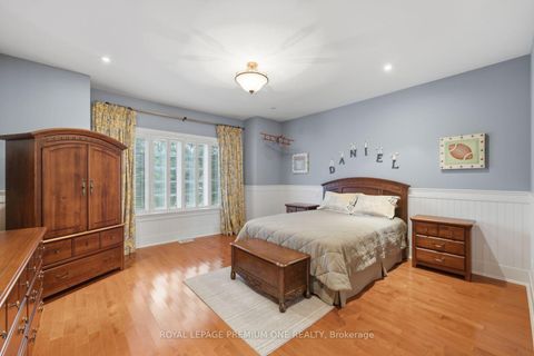 Photo 21 at 36 Northfield Court, Kleinburg, Vaughan