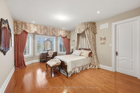 Photo 23 at 36 Northfield Court, Kleinburg, Vaughan