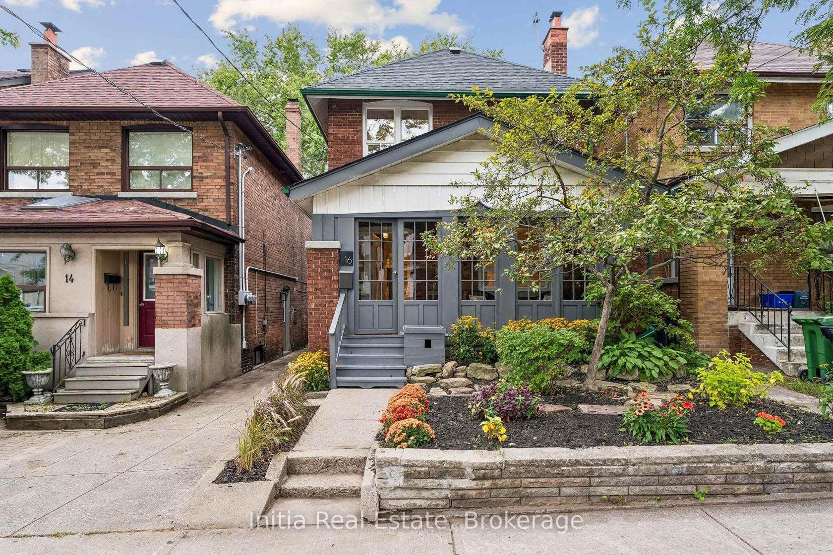 16 Glebemount Avenue, Danforth, Toronto photo number 2