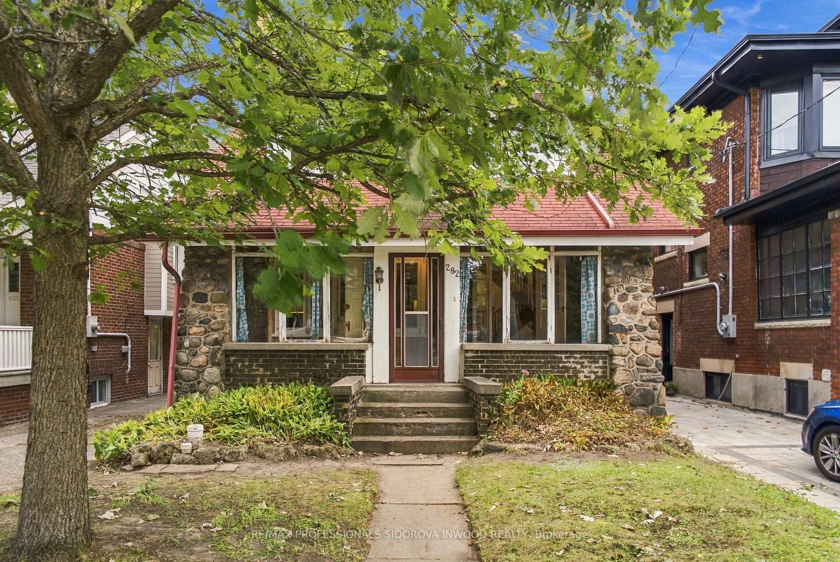 282 Kennedy Avenue, High Park North, Toronto photo 8