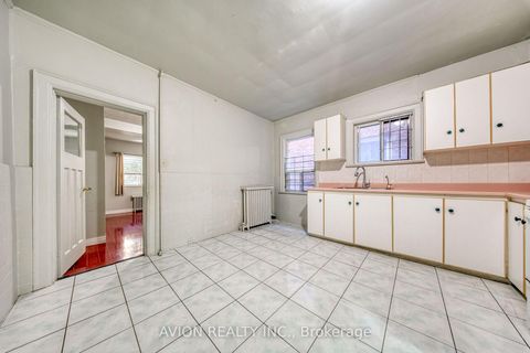 Photo 4 at 54 Ryerson Avenue, Chinatown, Toronto