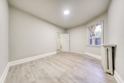 Photo 12 at 54 Ryerson Avenue, Chinatown, Toronto