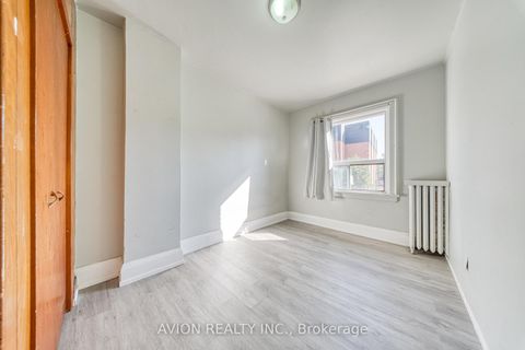Photo 22 at 54 Ryerson Avenue, Chinatown, Toronto