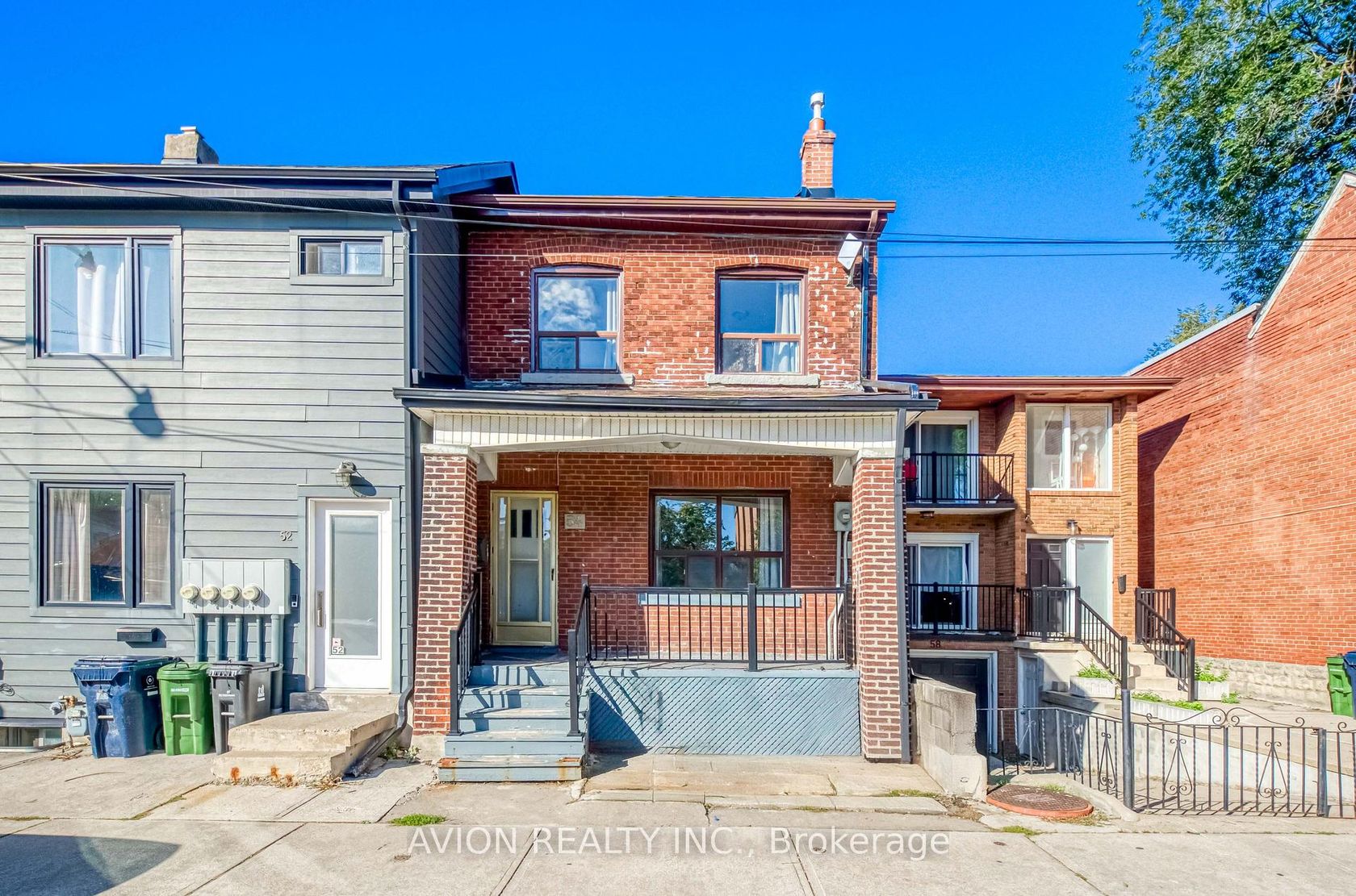 54 Ryerson Avenue, Chinatown, Toronto photo number 2