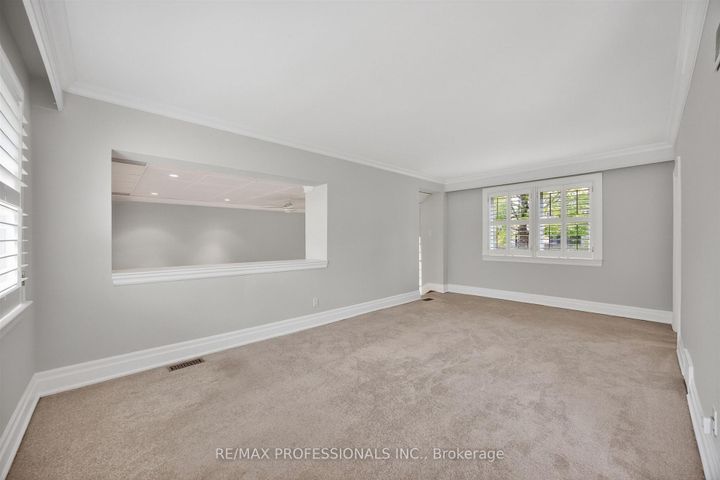 Photo 5 at 27 Nottingham Drive, Humber Valley, Toronto