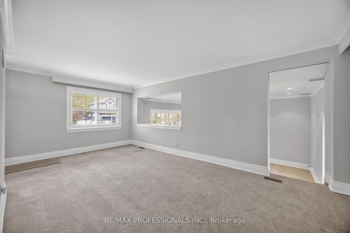 Photo 9 at 27 Nottingham Drive, Humber Valley, Toronto