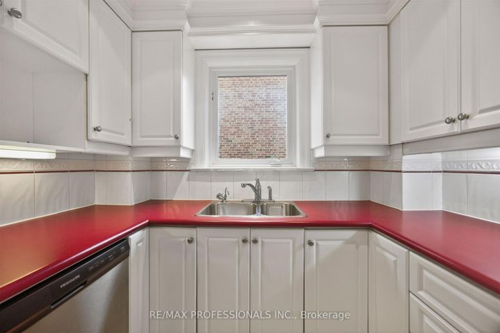Photo 16 at 27 Nottingham Drive, Humber Valley, Toronto