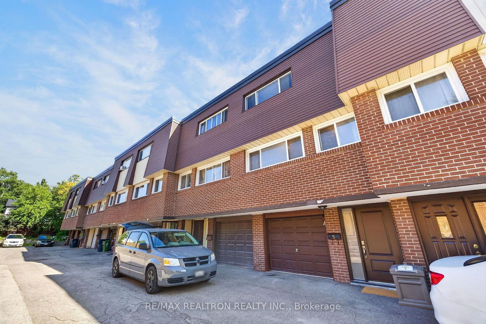 5 - 1185 Birchmount Road, Dorset Park, Toronto photo number 2