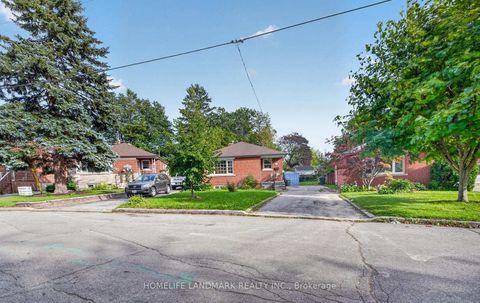 Photo 1 at 7 Baudina Crescent, Cliffside, Toronto
