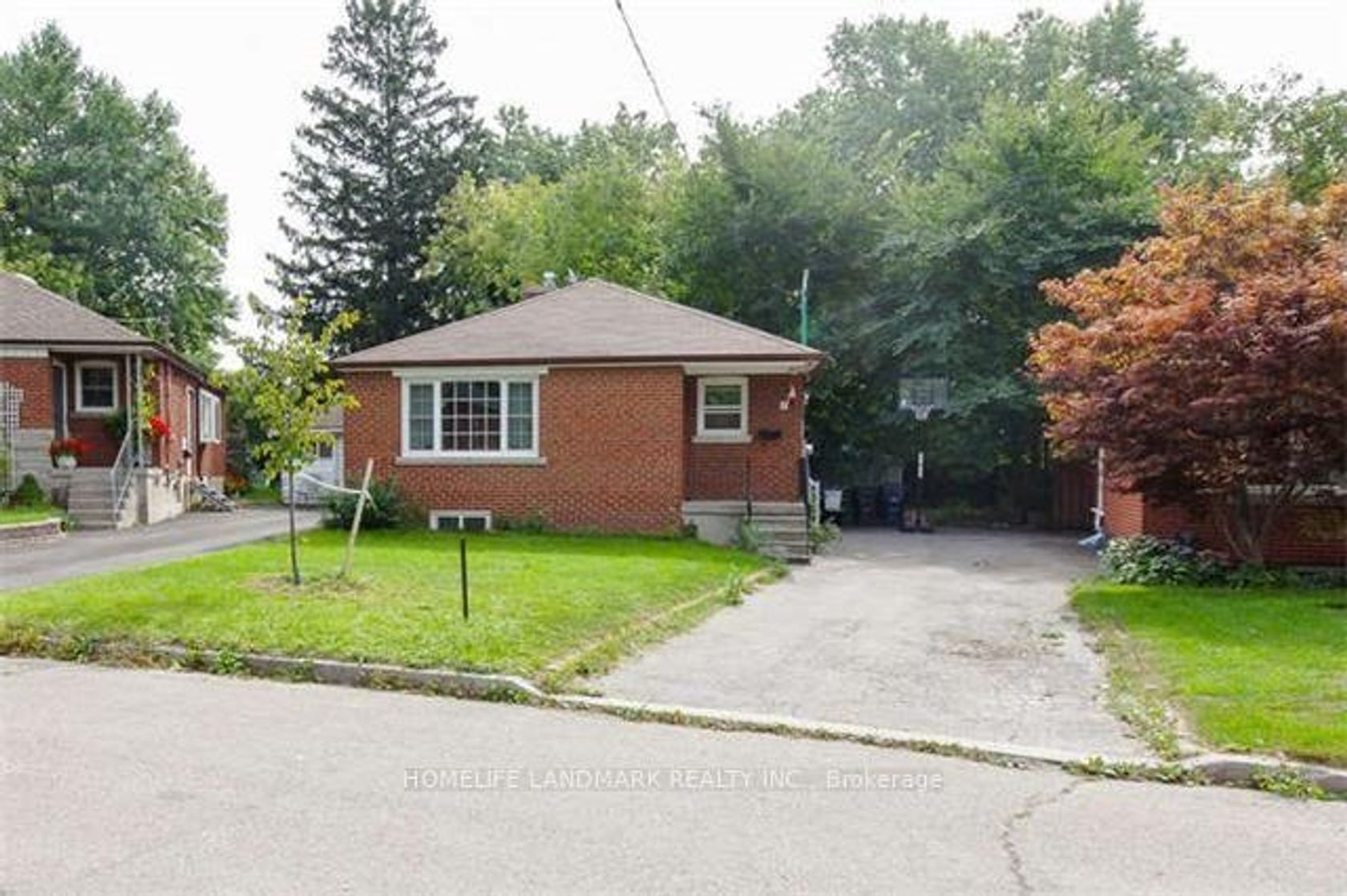 7 Baudina Crescent, Cliffside, Toronto photo number 2