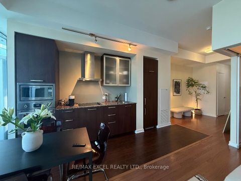 Photo 4 at 3704 - 14 York Street, Waterfront Communities C1, Toronto