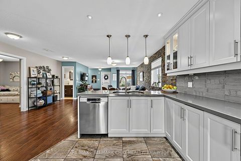 Photo 10 at 76 Shalom Way, Painswick South, Barrie
