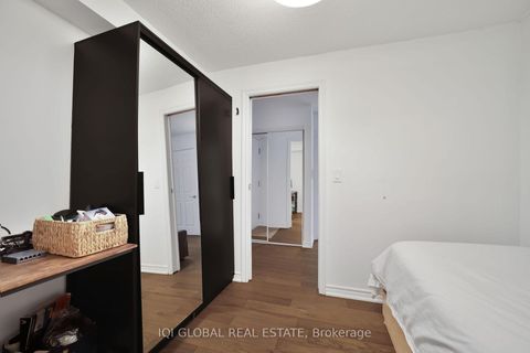 Photo 11 at 1133 - 250 Wellington Street W, Waterfront Communities C1, Toronto