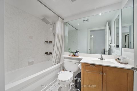 Photo 17 at 1133 - 250 Wellington Street W, Waterfront Communities C1, Toronto
