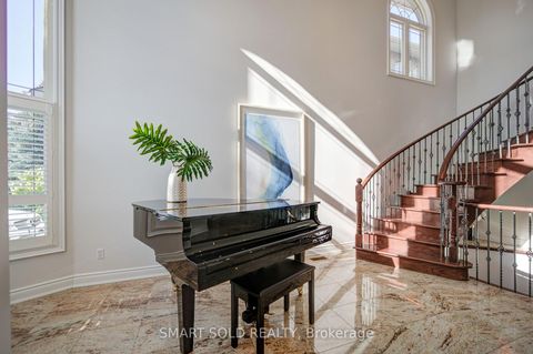 Photo 8 at 61 Aladdin Crescent, Westbrook, Richmond Hill