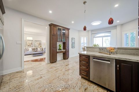 Photo 16 at 61 Aladdin Crescent, Westbrook, Richmond Hill