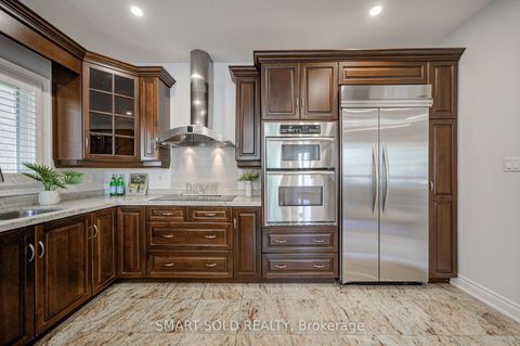 Photo 17 at 61 Aladdin Crescent, Westbrook, Richmond Hill