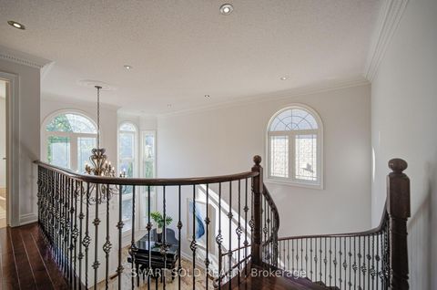 Photo 26 at 61 Aladdin Crescent, Westbrook, Richmond Hill