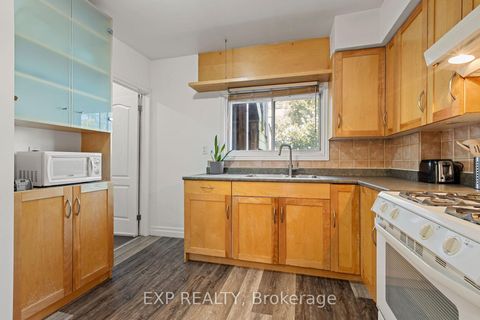 Photo 6 at 60 Parkdale Road, Swansea, Toronto