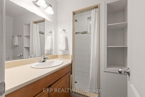 Photo 11 at 60 Parkdale Road, Swansea, Toronto