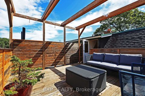 Photo 25 at 60 Parkdale Road, Swansea, Toronto