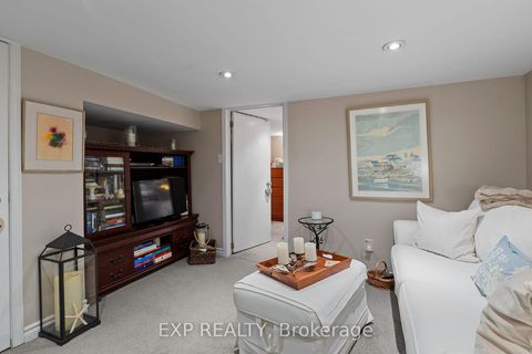 Photo 28 at 60 Parkdale Road, Swansea, Toronto