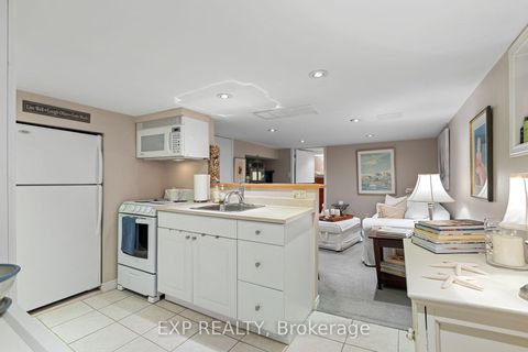 Photo 29 at 60 Parkdale Road, Swansea, Toronto