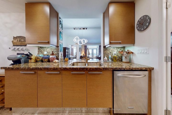 Photo 5 at LPH05 - 660 Sheppard Avenue E, Bayview Village, Toronto
