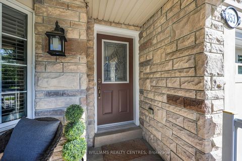 Photo 4 at 10 - 353 Terry Carter Crescent, College Manor, Newmarket