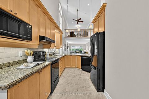 Photo 10 at 10 - 353 Terry Carter Crescent, College Manor, Newmarket