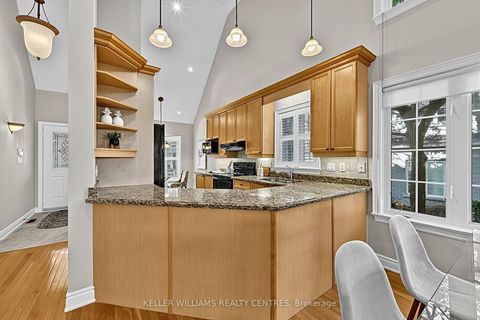 Photo 15 at 10 - 353 Terry Carter Crescent, College Manor, Newmarket
