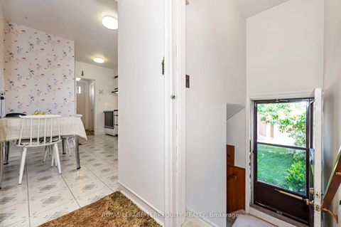 Photo 11 at 11 Picton Crescent, CFB, Toronto