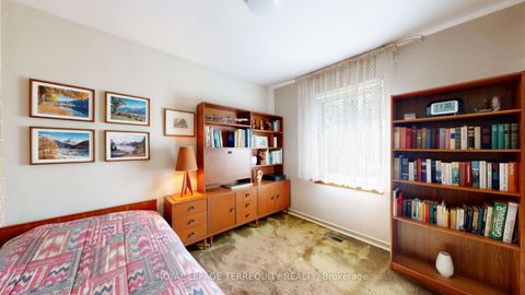 Photo 18 at 11 Picton Crescent, CFB, Toronto