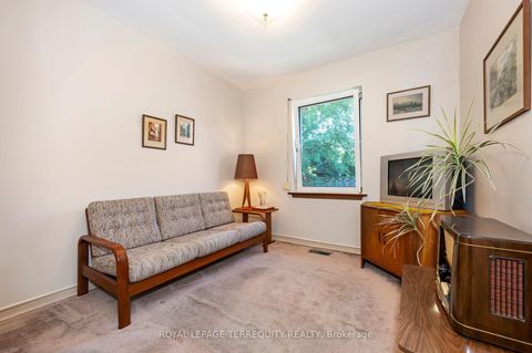 Photo 19 at 11 Picton Crescent, CFB, Toronto