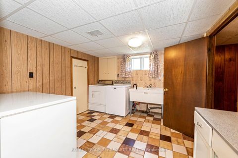 Photo 21 at 11 Picton Crescent, CFB, Toronto