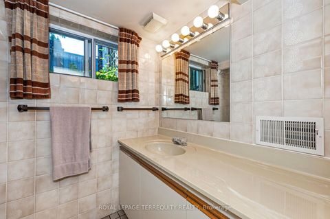 Photo 23 at 11 Picton Crescent, CFB, Toronto