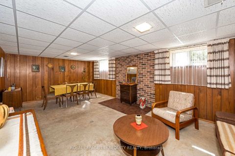 Photo 28 at 11 Picton Crescent, CFB, Toronto