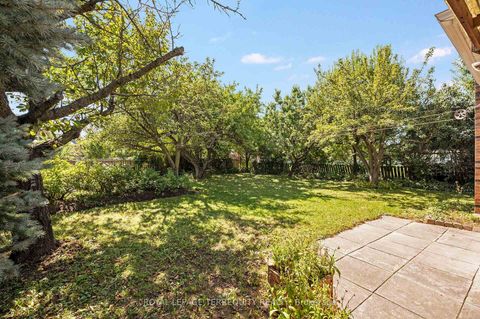 Photo 32 at 11 Picton Crescent, CFB, Toronto