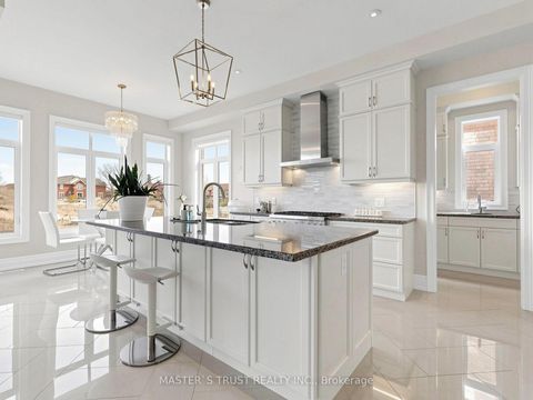 Photo 1 at 61 Grange Drive, Jefferson, Richmond Hill