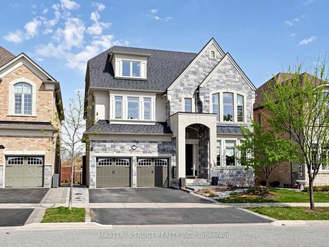 Photo 1 at 61 Grange Drive, Jefferson, Richmond Hill