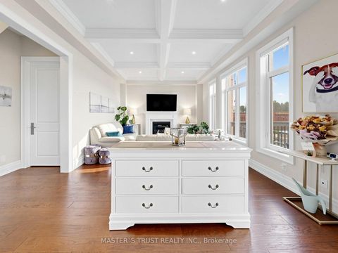 Photo 4 at 61 Grange Drive, Jefferson, Richmond Hill